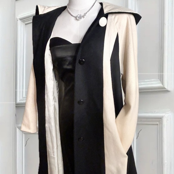 Vintage Jackets & Blazers - Vintage DONNYBROOK 100% Wool Hooded Tea Length  Black | Cream Winter Coat Sz M